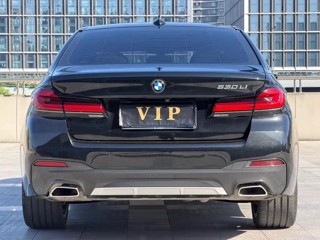BMW 5 Series — фото 10