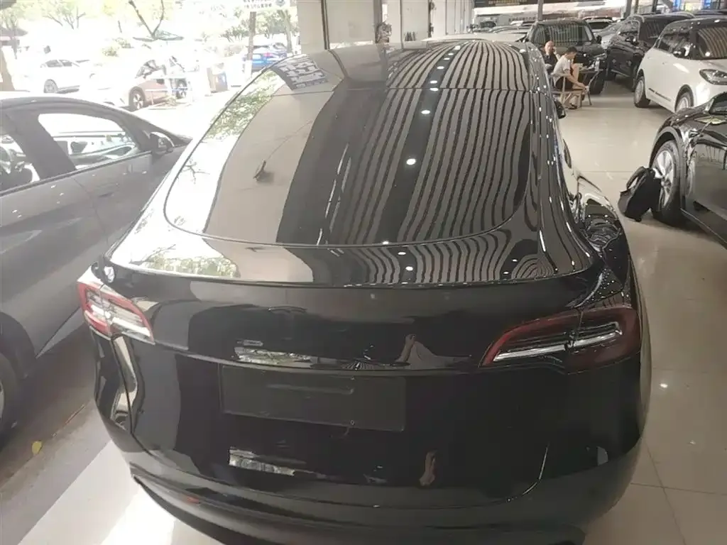 Tesla Model Y — фото 5