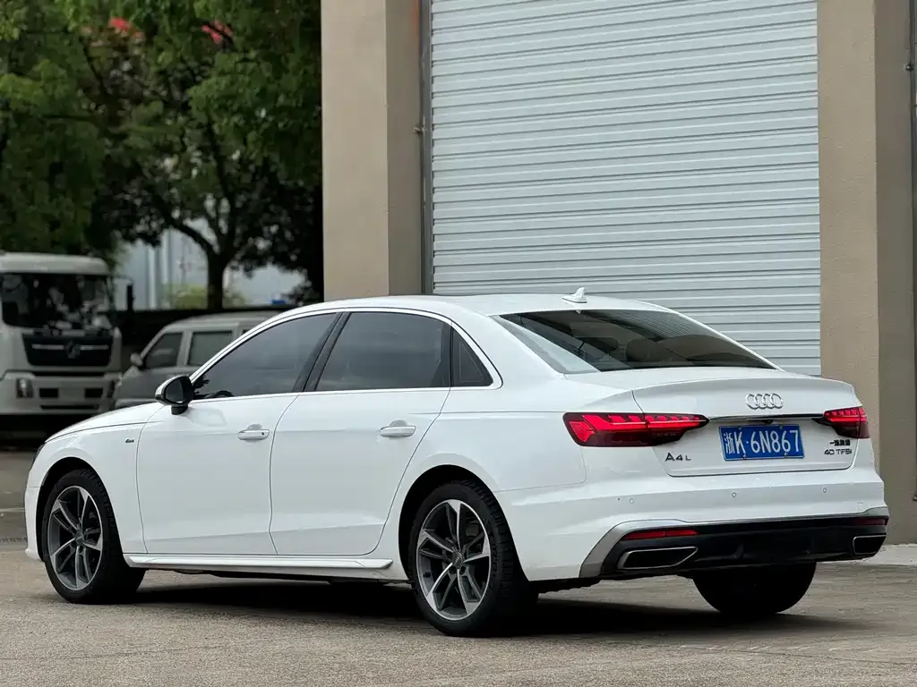 Audi A4L — фото 8