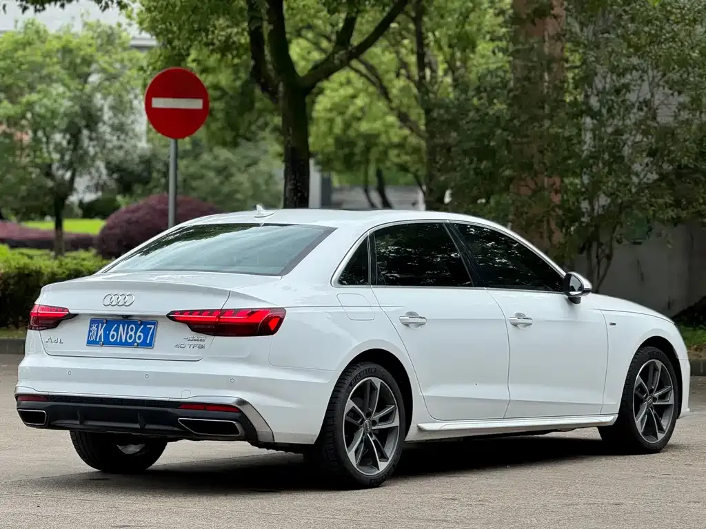 Audi A4L — фото 5
