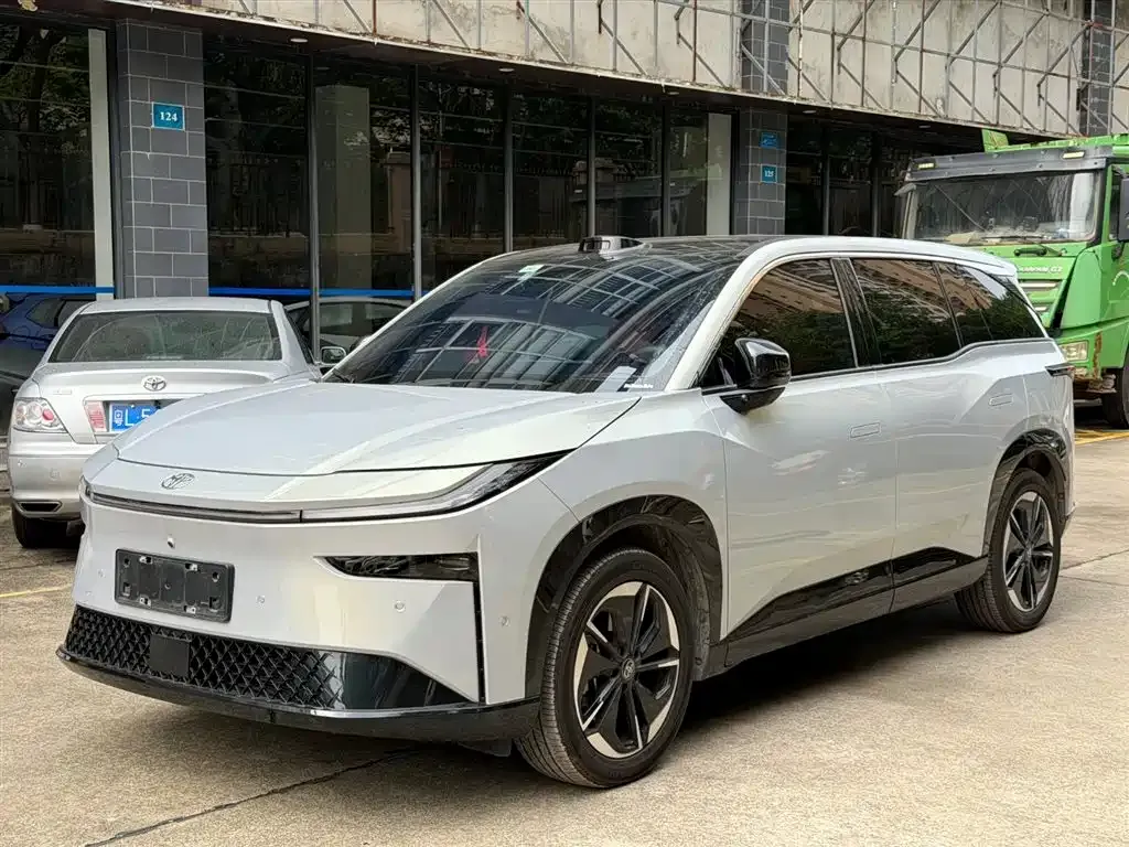 Toyota Platinum 3X