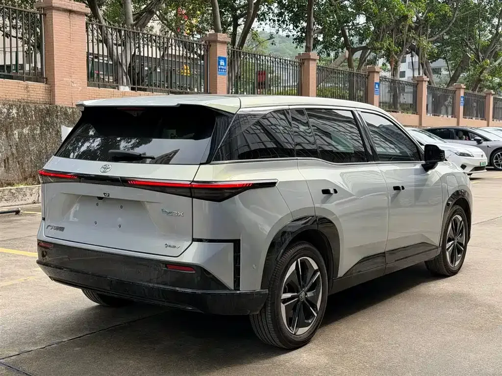 Toyota Platinum 3X 2025 из CN, фото 9