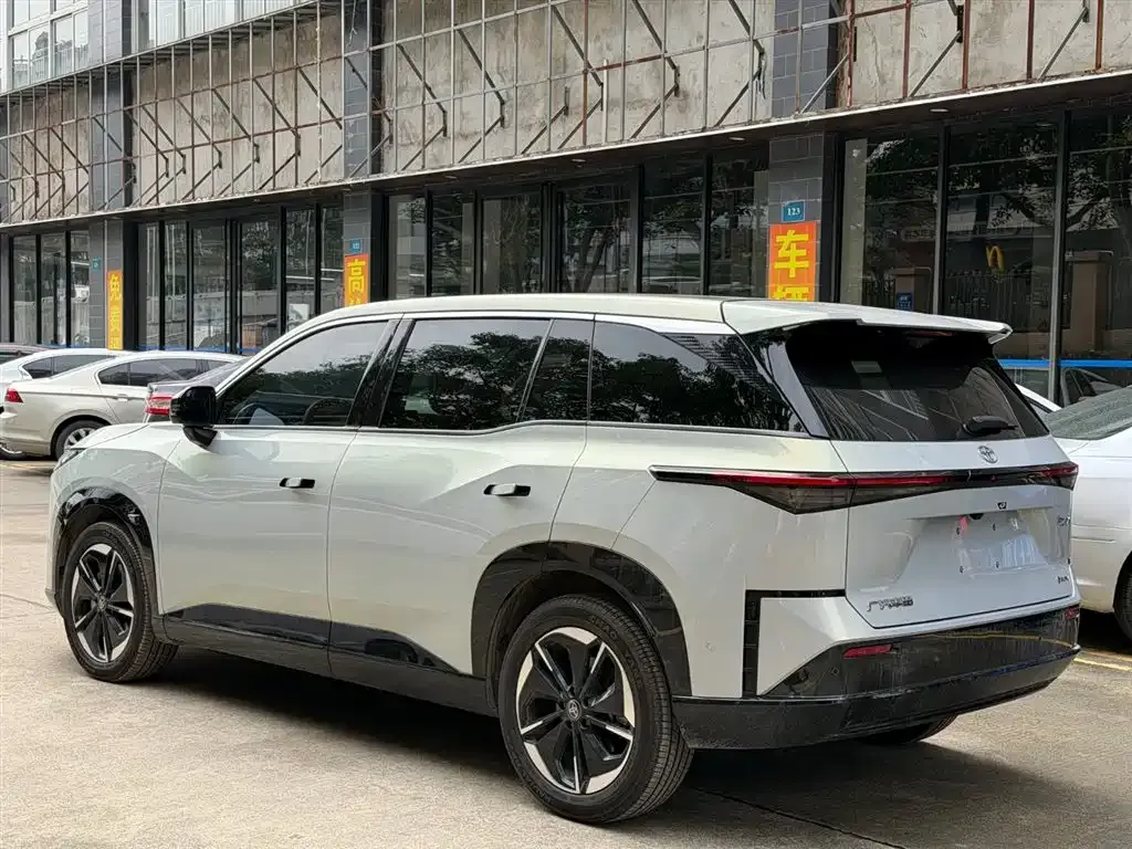 Toyota Platinum 3X 2025 из CN, фото 4