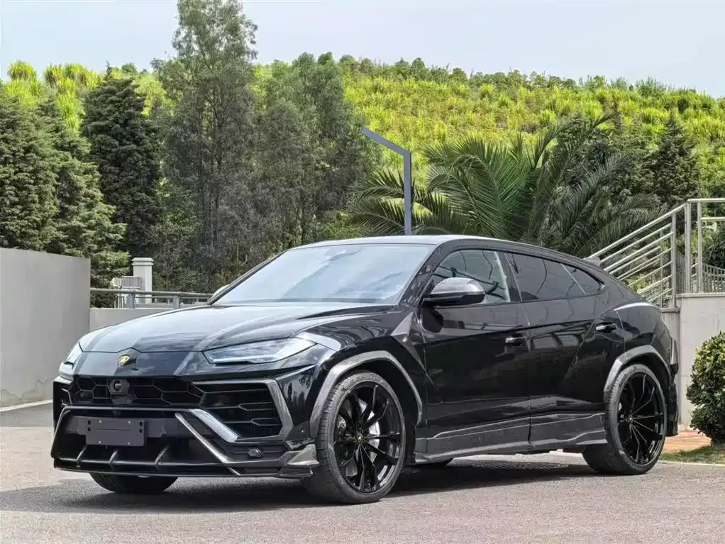 Lamborghini Urus — фото 1