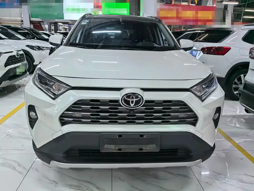Toyota RAV4 — фото 9