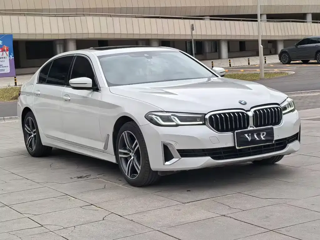 BMW 5 Series — фото 6