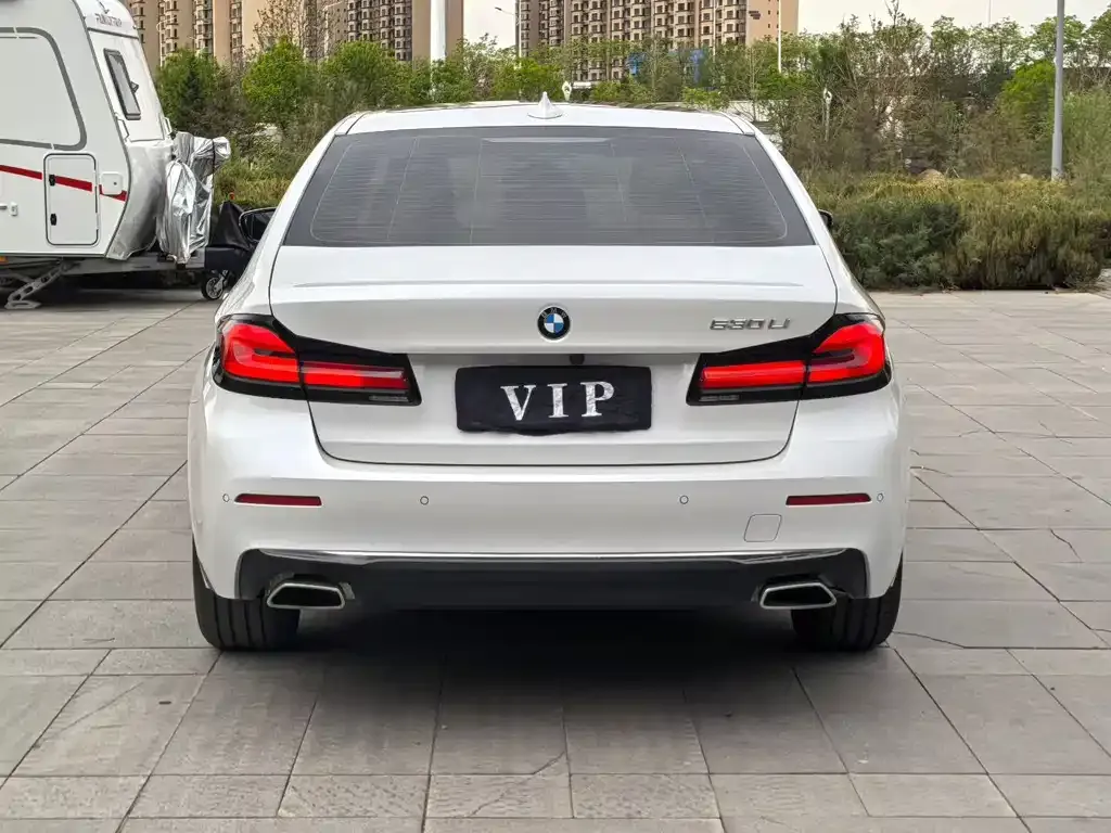 BMW 5 Series — фото 10