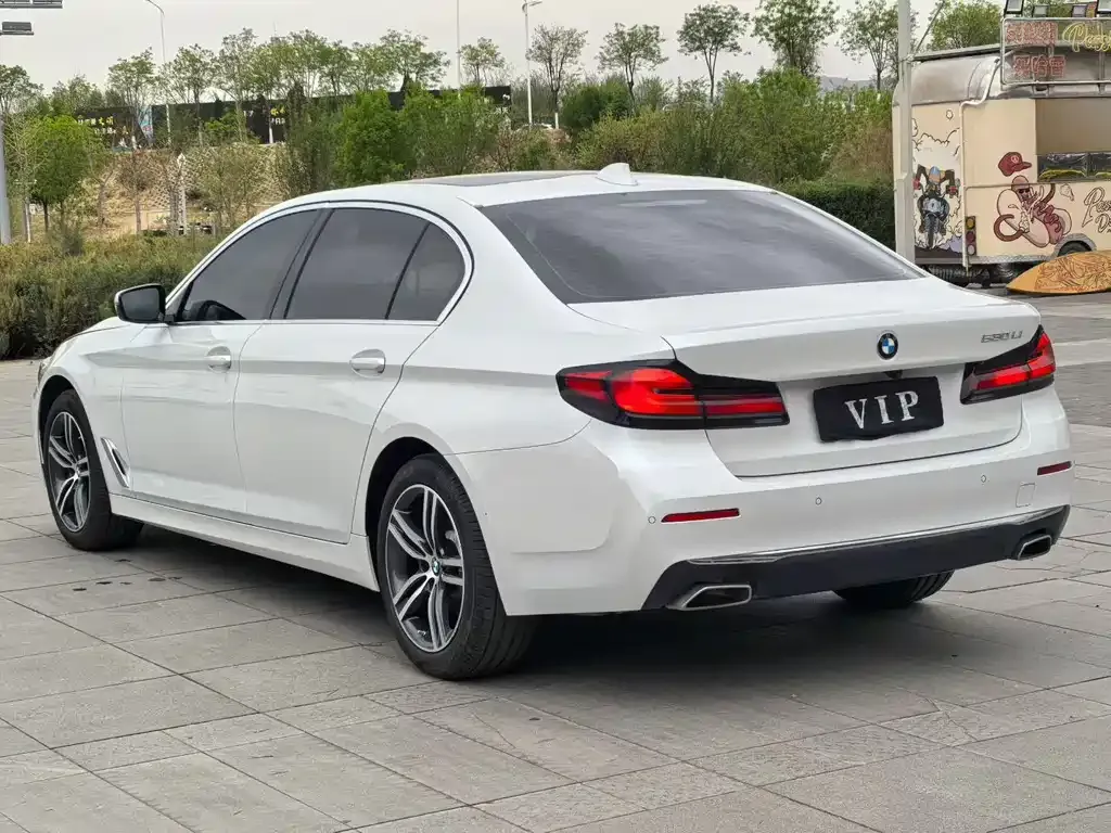 BMW 5 Series — фото 5