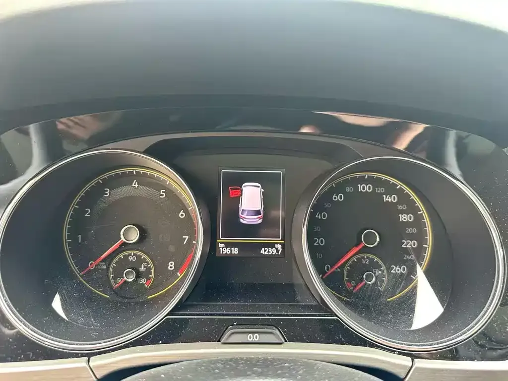 Volkswagen Touran 2022 из CN, фото 3