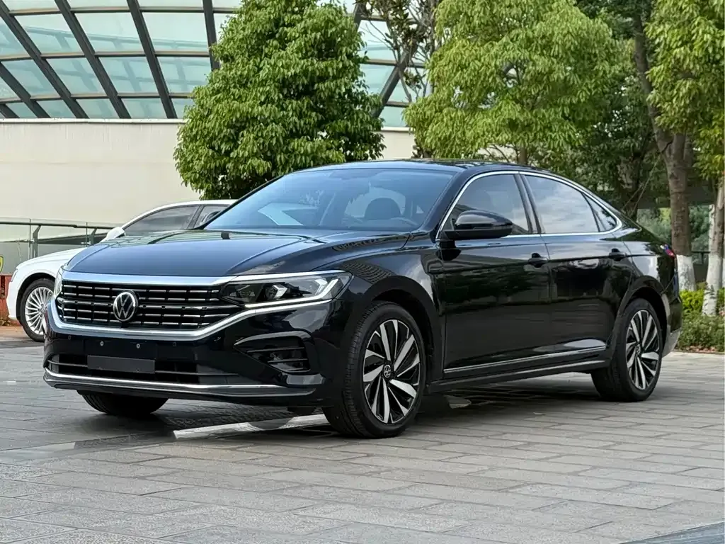 Volkswagen Passat — фото 1