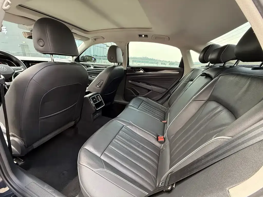 Volkswagen Passat — фото 2