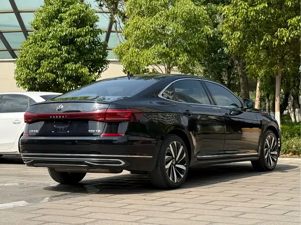 Volkswagen Passat — фото 8