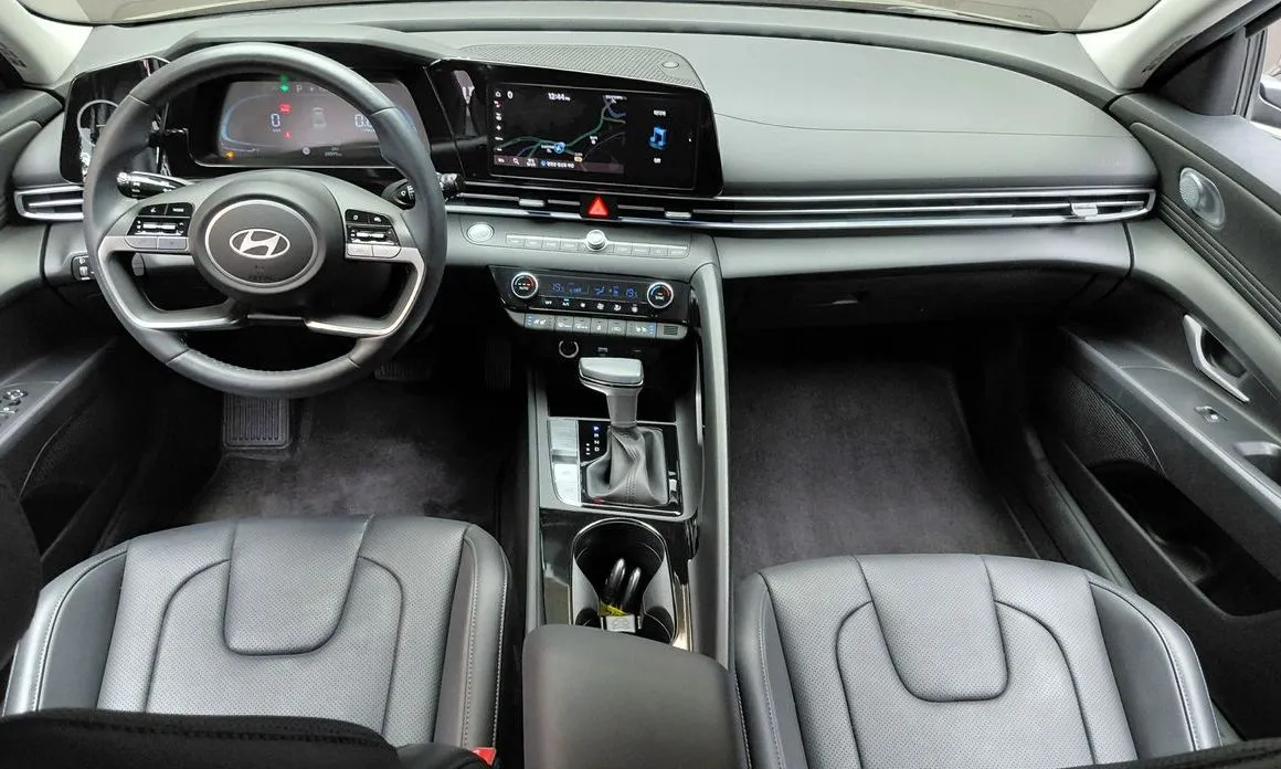 Hyundai AVANTE — фото 3