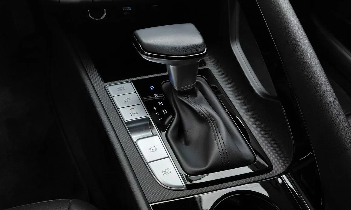 Hyundai AVANTE — фото 2