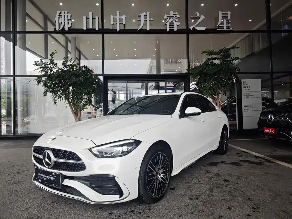 Mercedes-Benz C-Class — фото 1