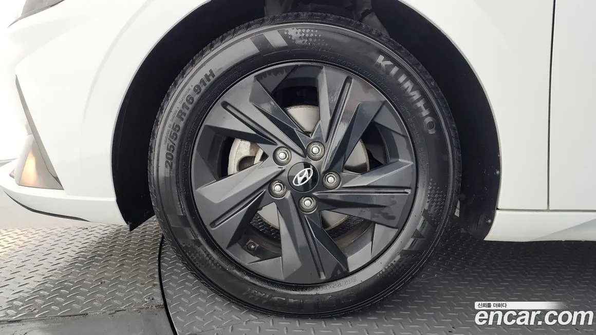 Hyundai AVANTE — фото 3