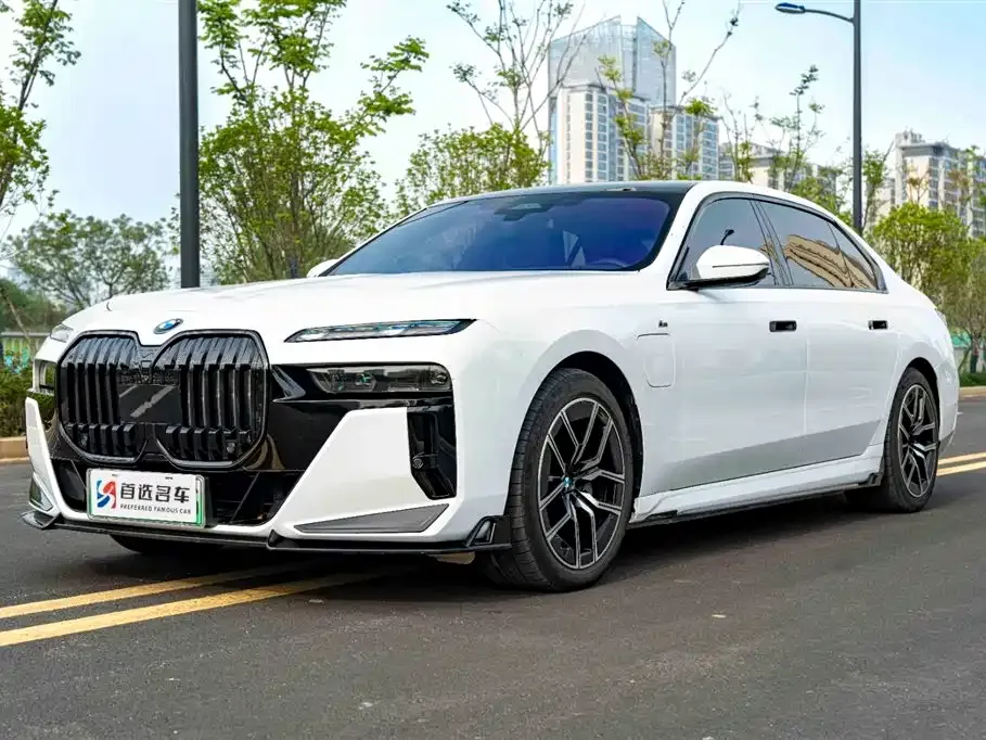 BMW i7 2025 из CN, фото 10