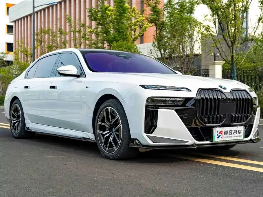 BMW i7 2025 из CN, фото 7