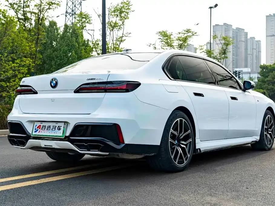 BMW i7 2025 из CN, фото 9