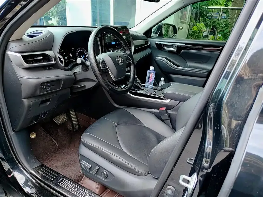 Toyota Highlander — фото 4