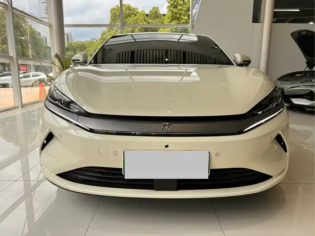 BYD Qin L — фото 6