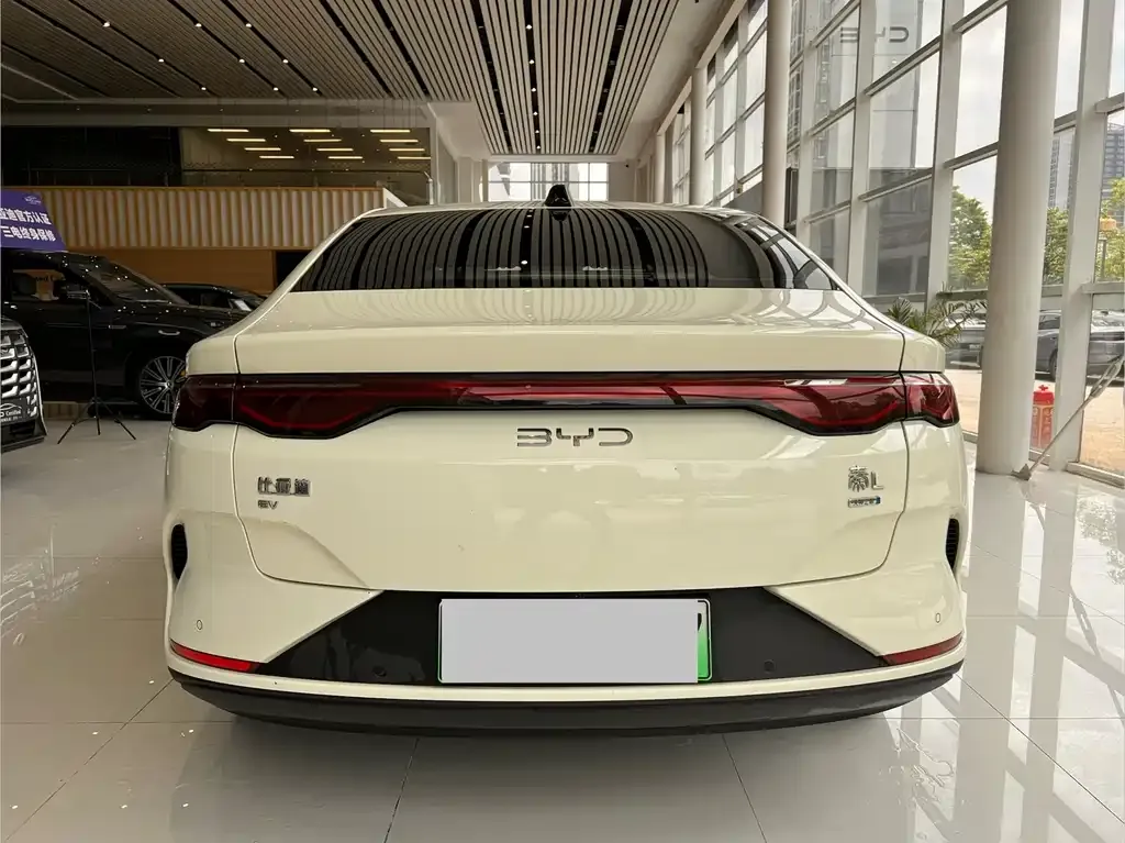 BYD Qin L — фото 7