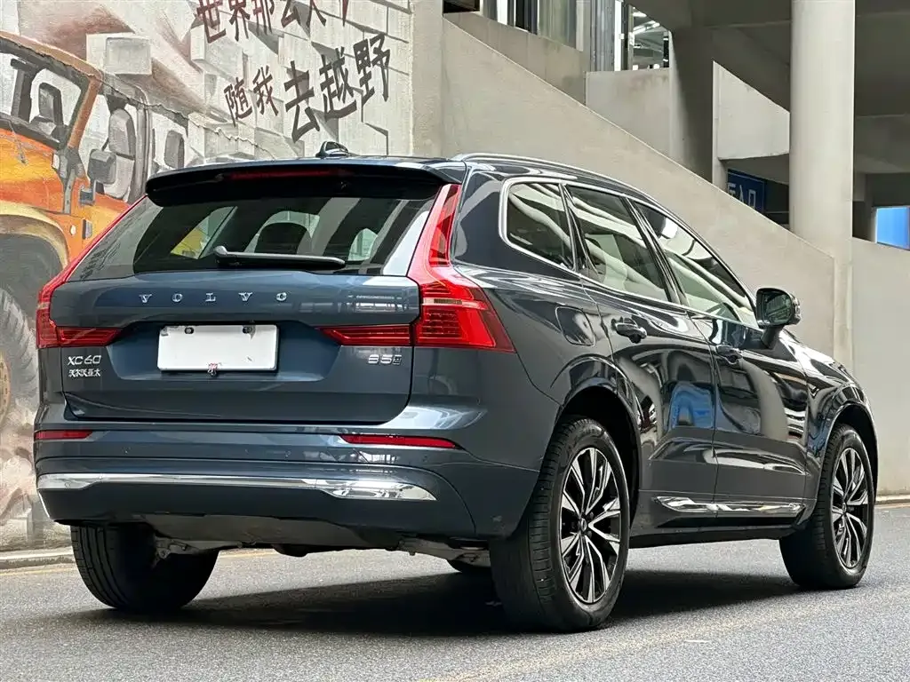 Volvo XC60 — фото 6
