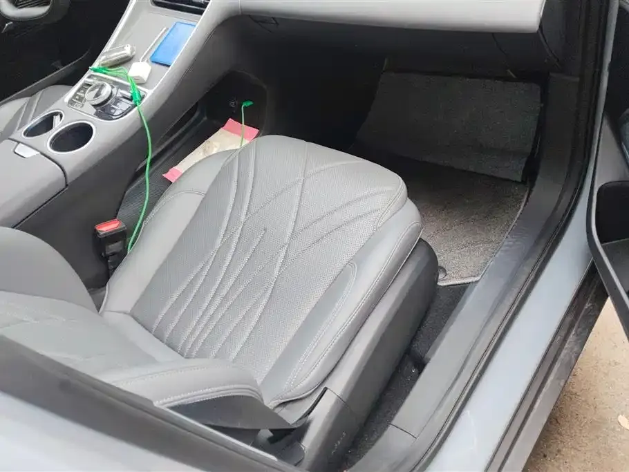 Geely Galaxy L6 — фото 6