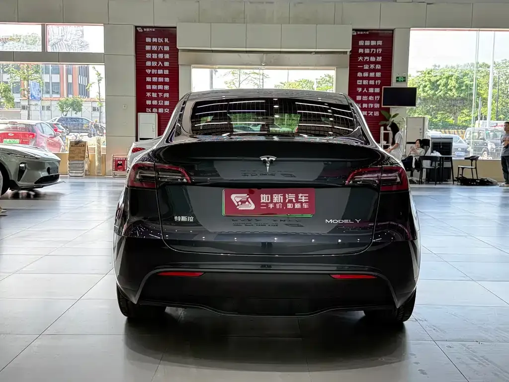 Tesla Model Y — фото 6