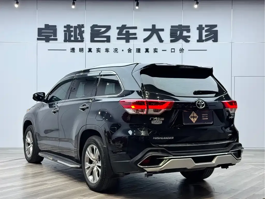 Toyota Highlander — фото 10