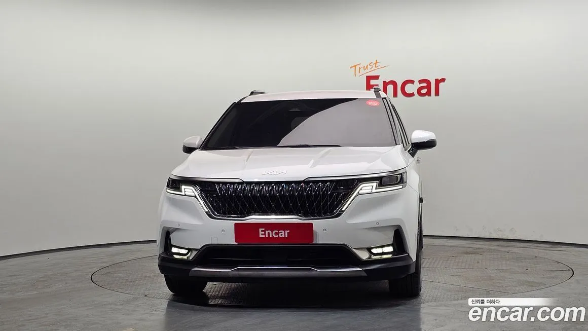 Kia Carnival — фото 4