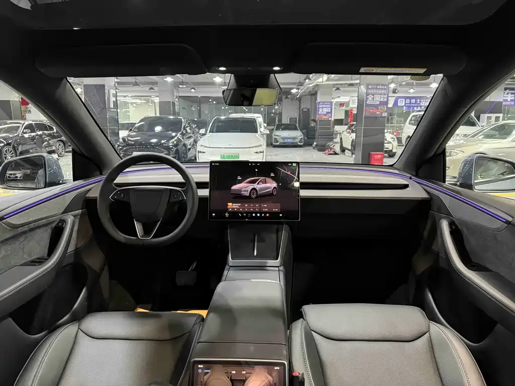 Tesla Model Y L — фото 10