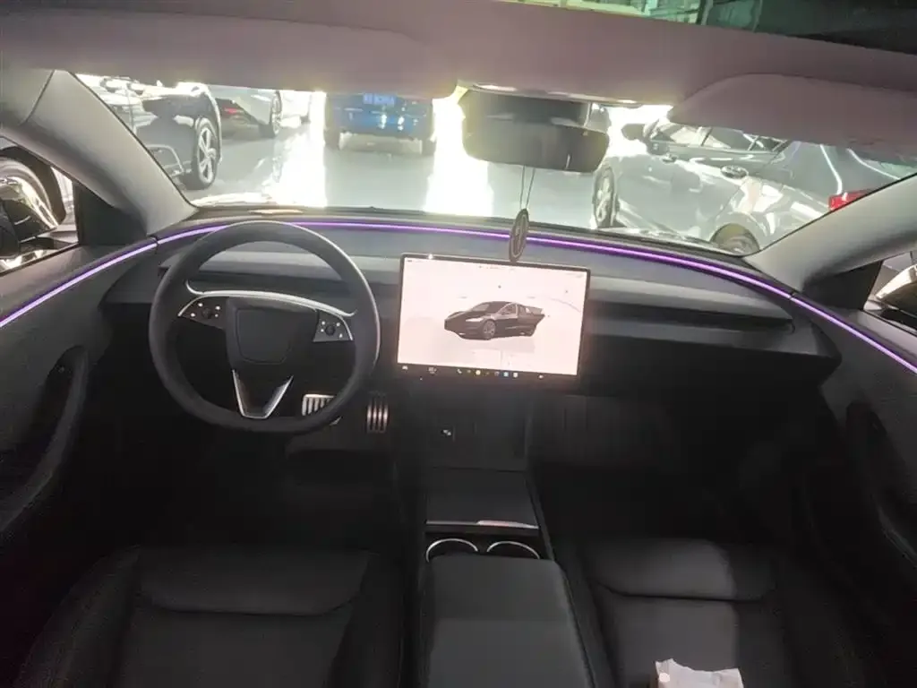Tesla Model 3 — фото 2
