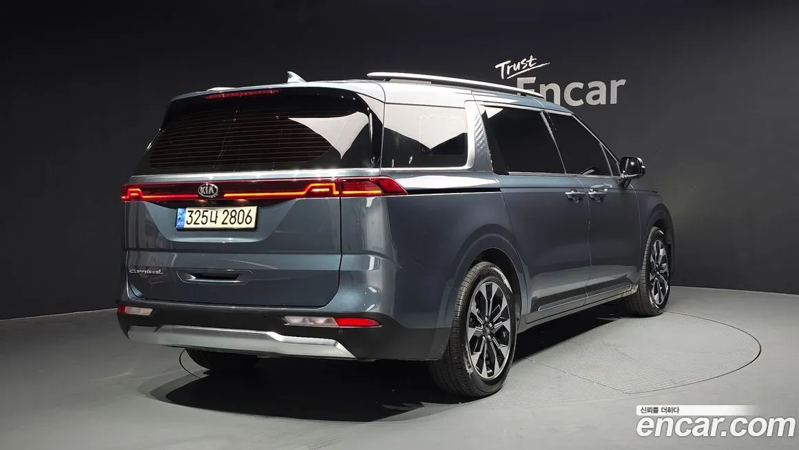 Kia Carnival — фото 2
