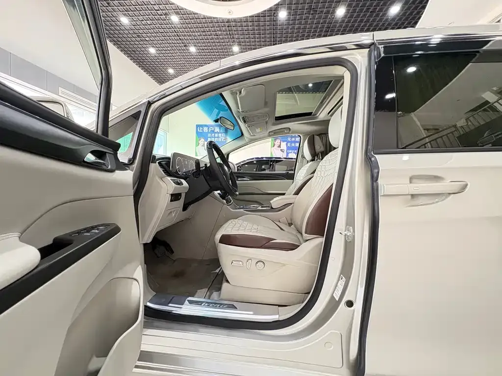Buick GL8 2022 из CN, фото 5