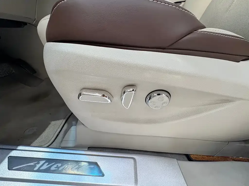 Buick GL8 2022 из CN, фото 2