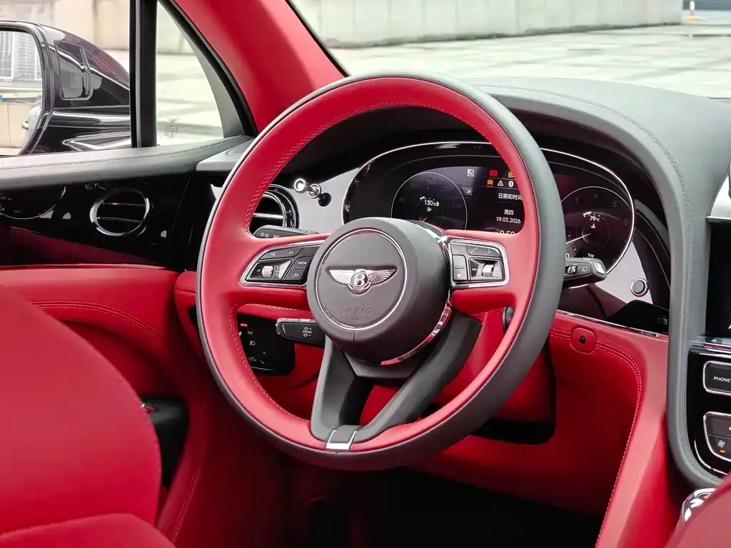 Bentley Bentayga 2021 из CN, фото 3