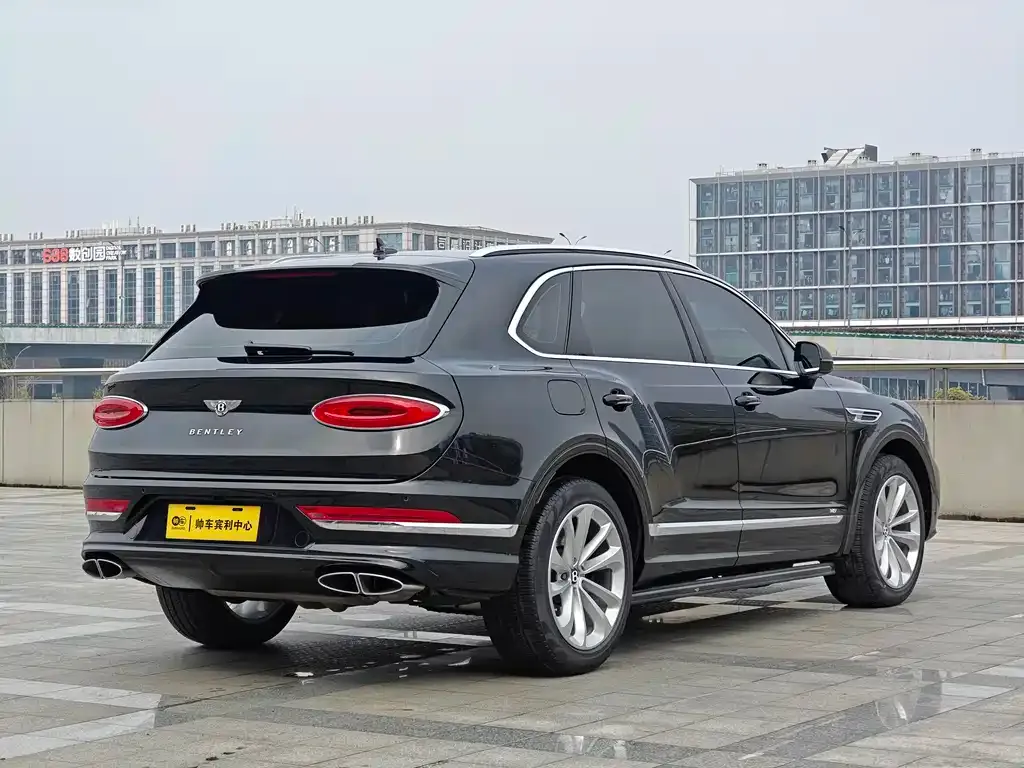 Bentley Bentayga 2021 из CN, фото 4