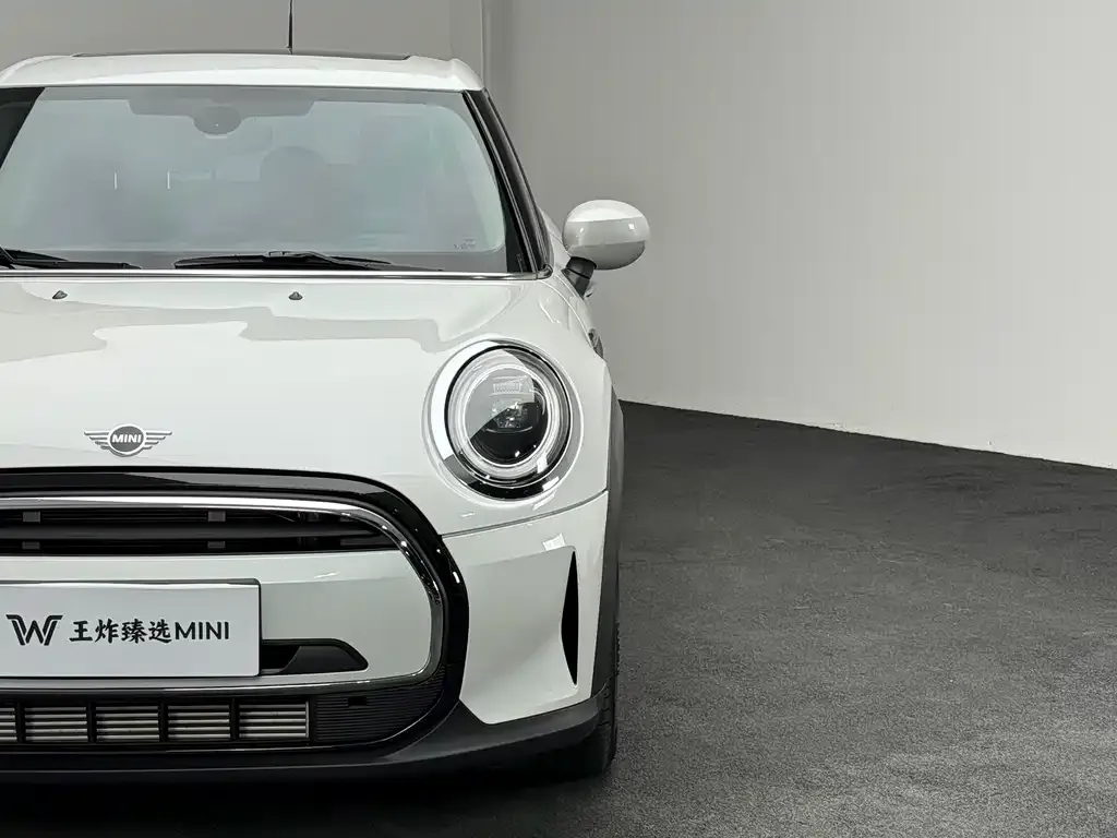 MINI Cooper (3-door) 2024 из CN, фото 2