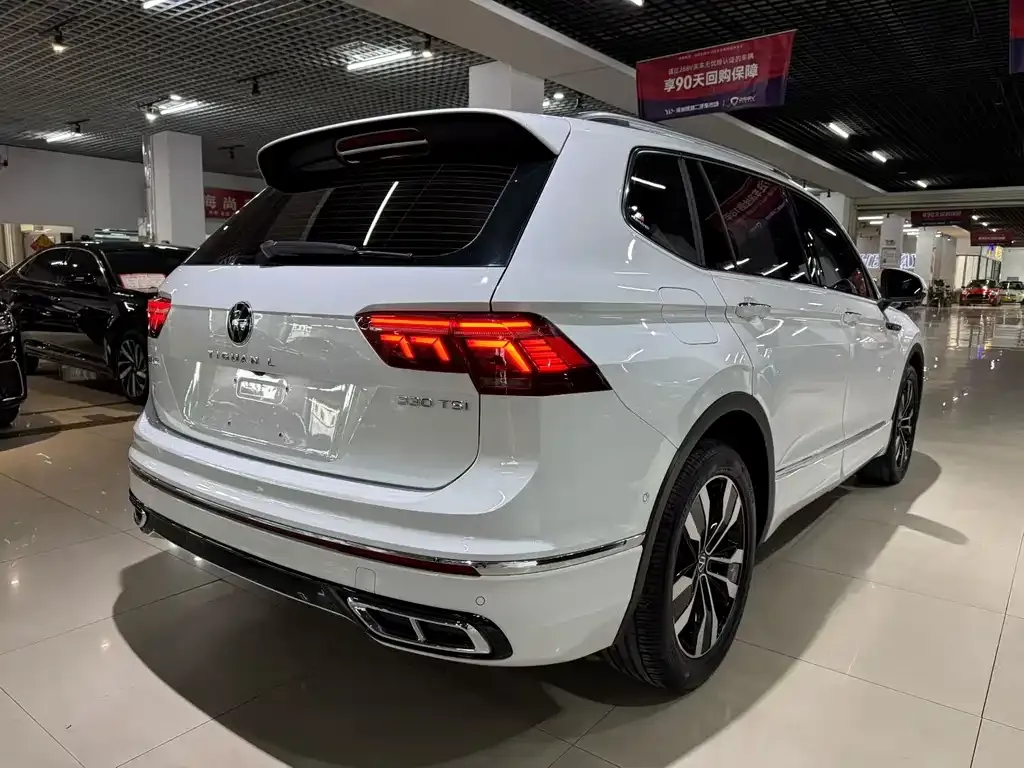Volkswagen Tiguan L — фото 3