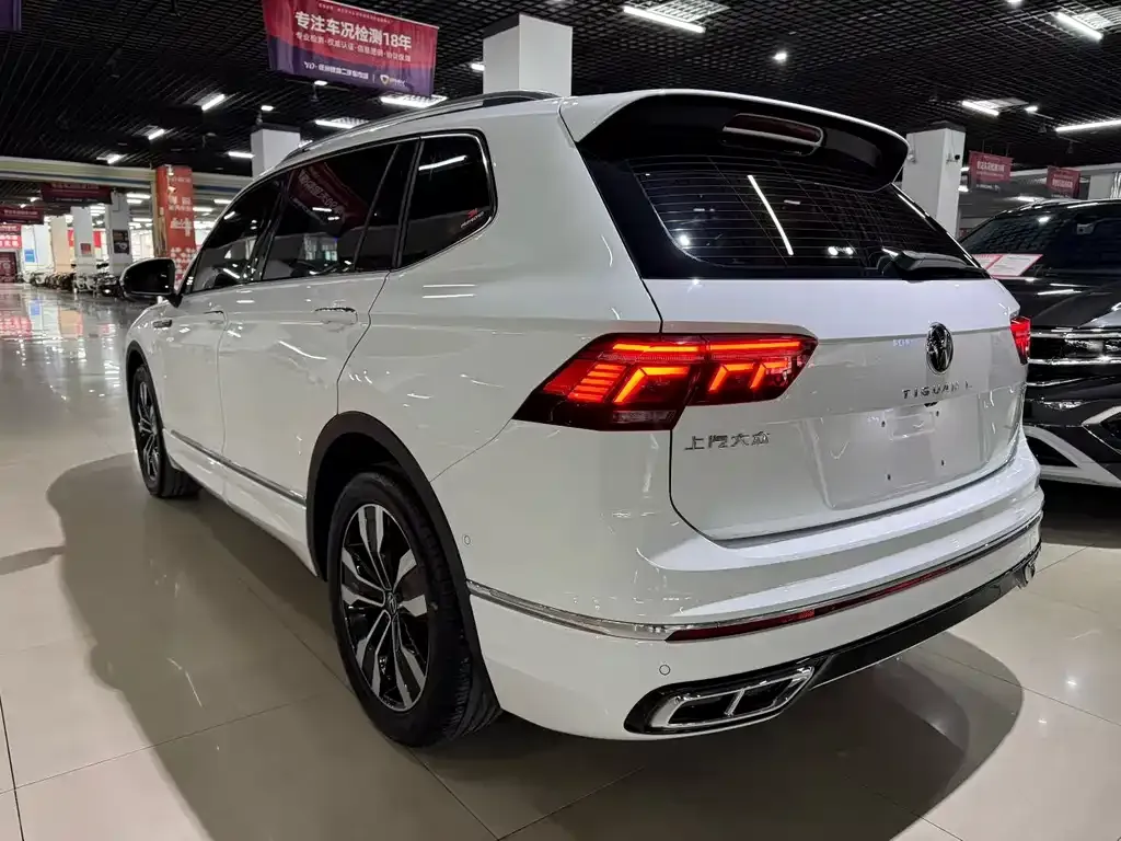 Volkswagen Tiguan L — фото 4