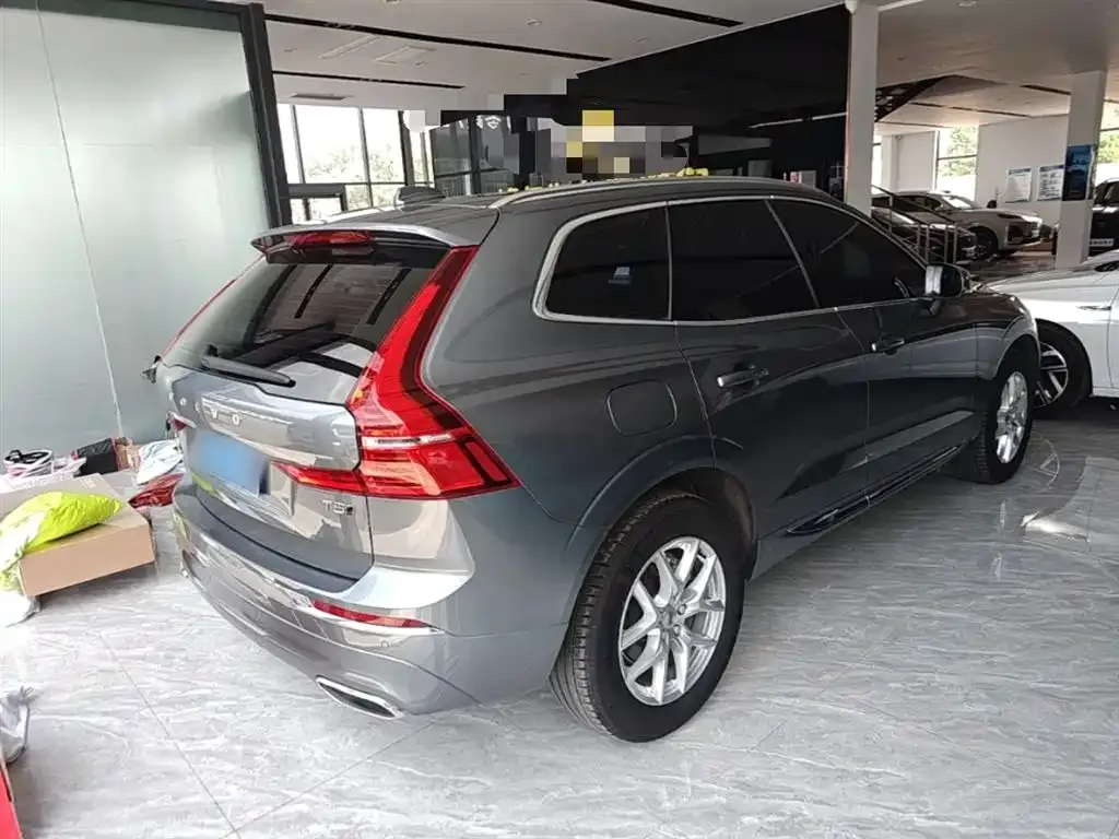 Volvo XC60 — фото 6