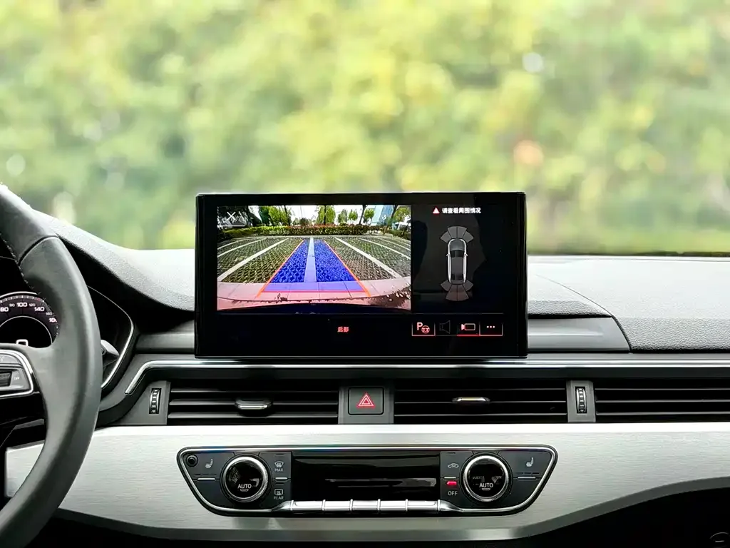 Audi A4L 2022 из CN, фото 4