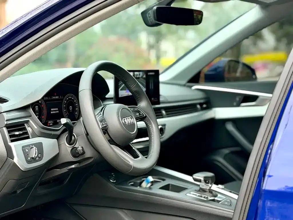 Audi A4L 2022 из CN, фото 6