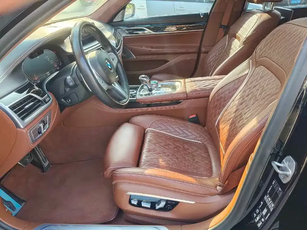 BMW 7 Series 2022 из CN, фото 9