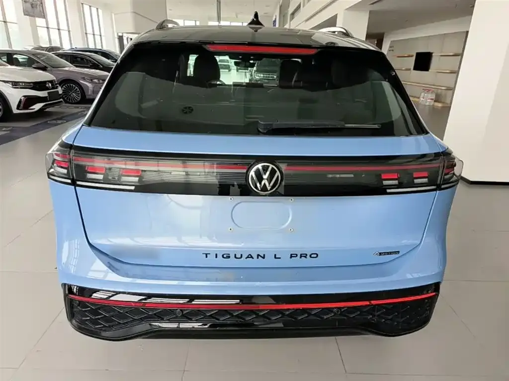 Volkswagen Tiguan L — фото 7