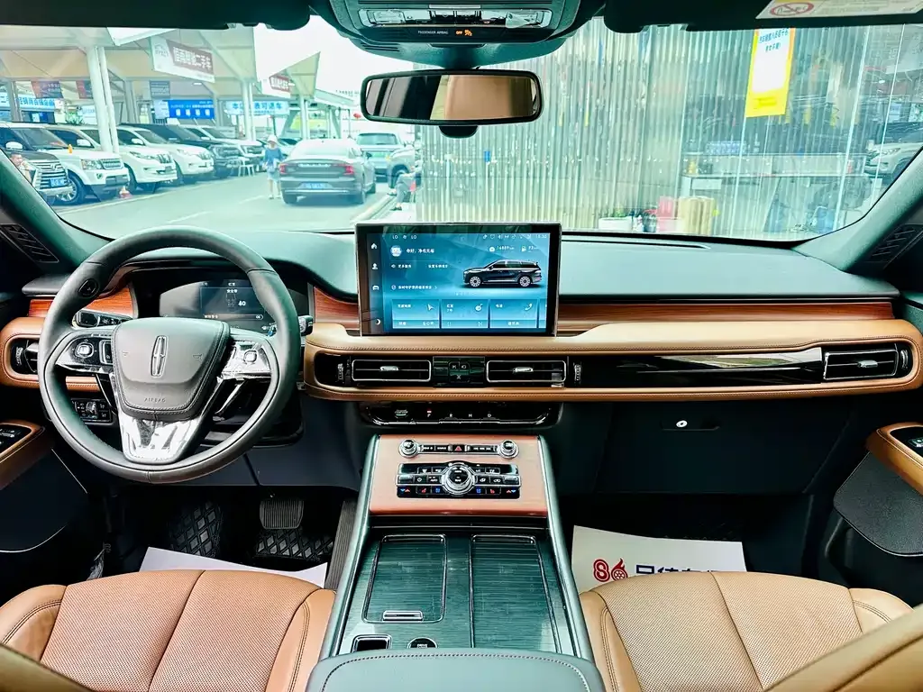 Lincoln Aviator — фото 10