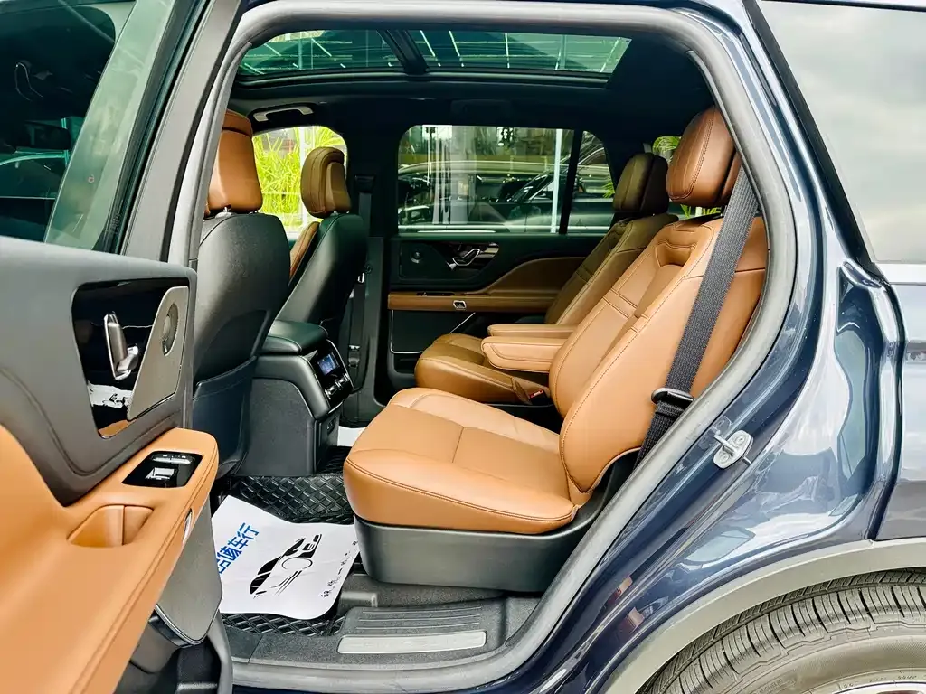 Lincoln Aviator — фото 3
