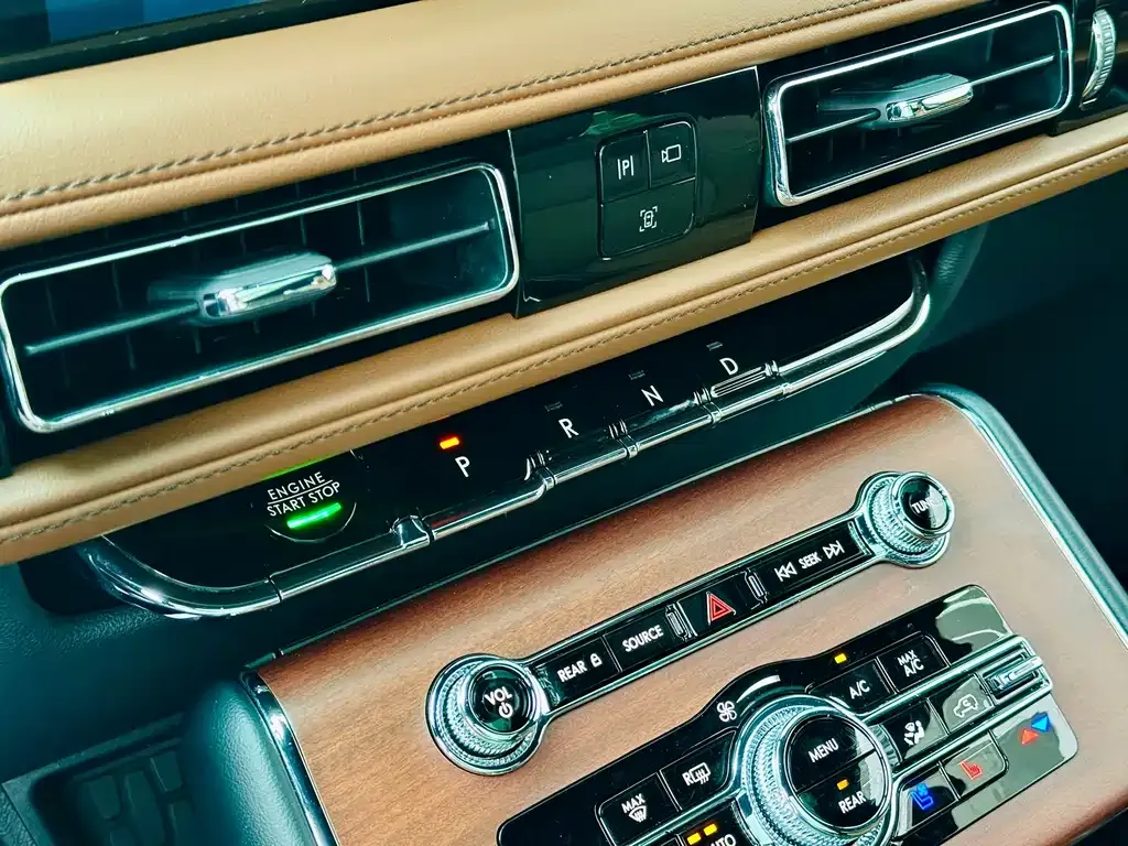 Lincoln Aviator — фото 7