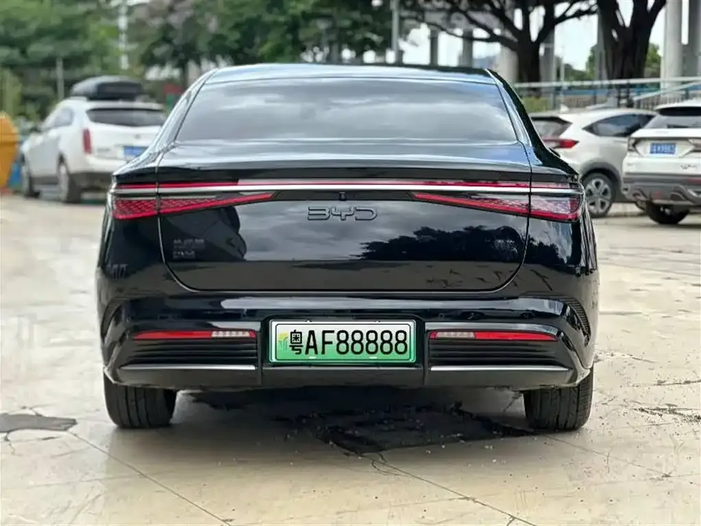 BYD Seal — фото 3